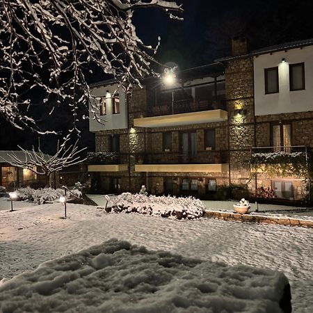 Archontiko Emmanouilidi Suites Káto Loutrákion Екстериор снимка