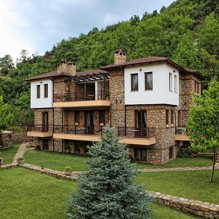 Archontiko Emmanouilidi Suites Káto Loutrákion Екстериор снимка