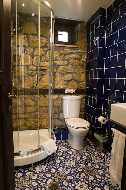 Archontiko Emmanouilidi Suites Káto Loutrákion Екстериор снимка