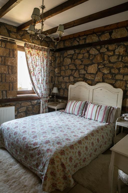 Archontiko Emmanouilidi Suites Káto Loutrákion Екстериор снимка