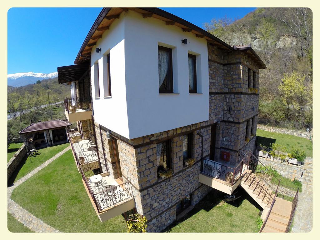 Archontiko Emmanouilidi Suites Káto Loutrákion Екстериор снимка