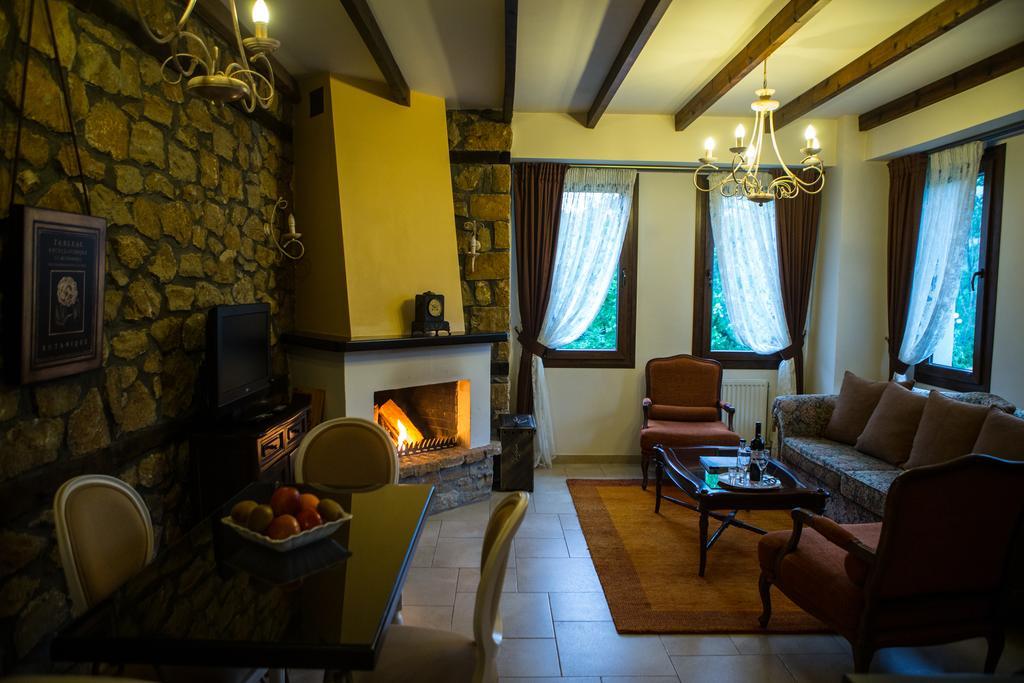 Archontiko Emmanouilidi Suites Káto Loutrákion Екстериор снимка