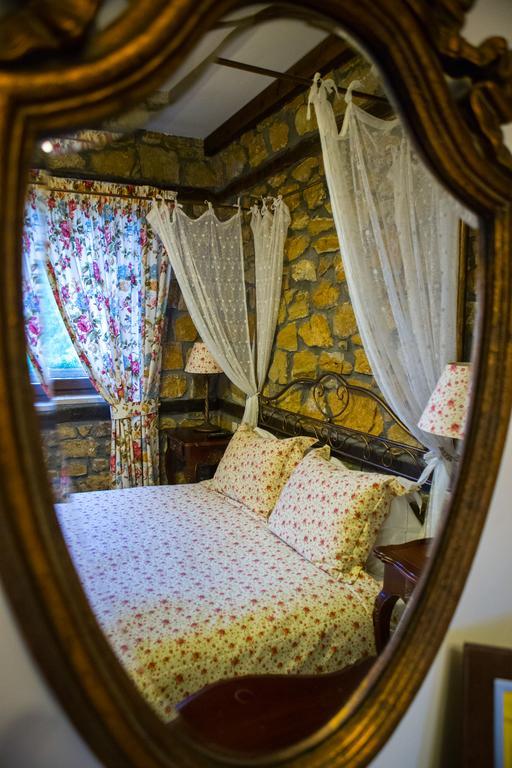 Archontiko Emmanouilidi Suites Káto Loutrákion Екстериор снимка